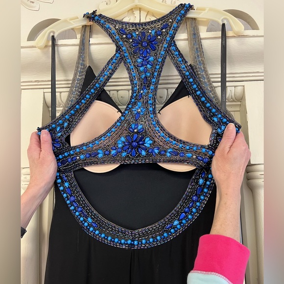 Tong Bowls Formal Dress - Picture 5 of 7